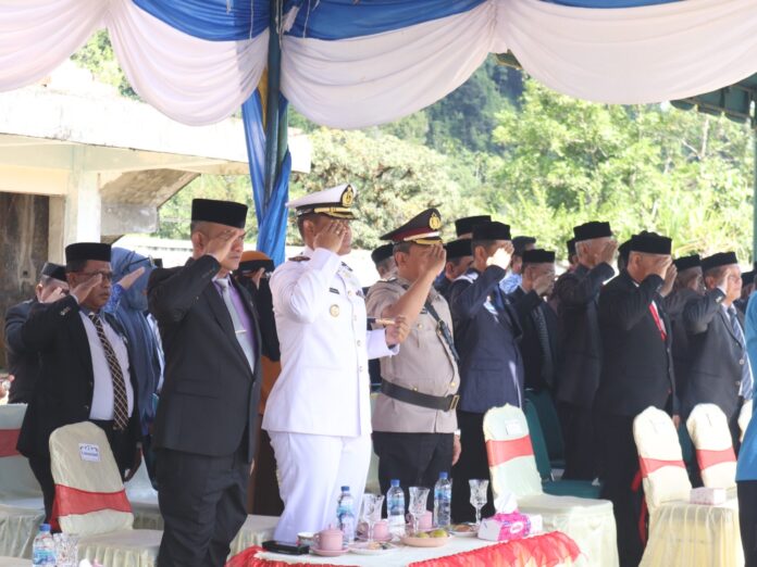 KabagRen Polres Simeulue Hadiri Upacara Peringatan Hari Sumpah Pemuda di Stadion Suak Buluh